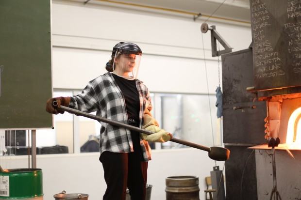 Collaborative glass foundry