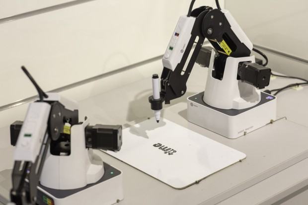 Sebastian Sobótka, praca „iPreacher” w ramach Empathic Design w Galerii na Czystej, 2020, zdj. autor