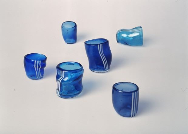 Dagmara Bielecka, Kolekcja Adidas, szkło formowane w ogniu palnika, 2010, zdj. Stanisław Sielicki