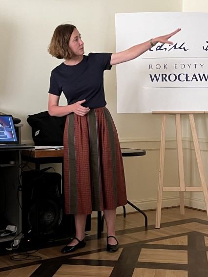 Wystawa prac prof. Alfredy Poznańskiej