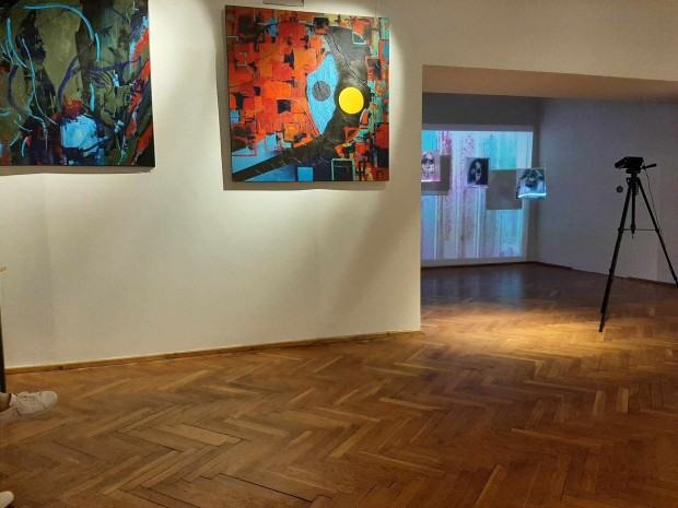 Maska-fotorelacja z obrony dyplomu, mgr Emilii Adamskiej Maska-fotorelacja z obrony dyplomu, mgr Emilii Adamskiej,