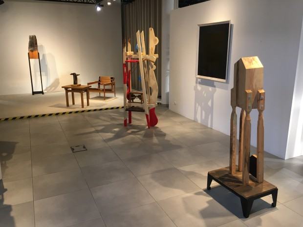 Fragment wystawy Marka Ruszkiewicza, pt. Części wspólne Fragment wystawy Marka Ruszkiewicza, pt. Części wspólne