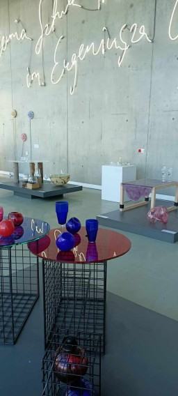 Między słowami, między gestami, między funkcjami