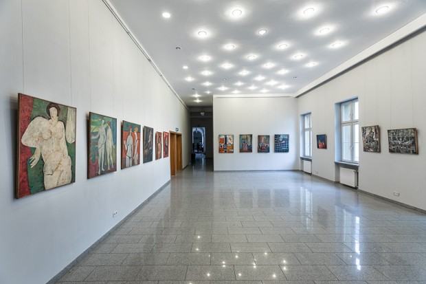 67006908.jpg Hol przed Aulą