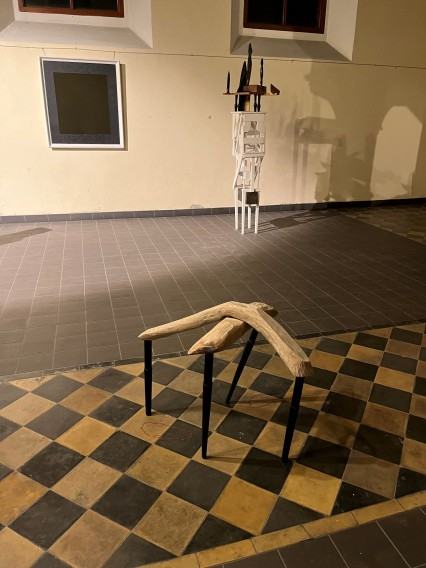 Relacja  fotograficzna z wystawy Marka Ruszkiewicza.