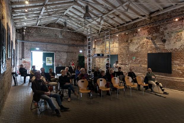 Pokaz filmów poświęconych Pawłowi Jarodzkiemu, autorstwa Agnieszki Mazanek, Galeria Exit, *. Festiwal Malarstwa, 2023, zdj. Michał Pietrzak