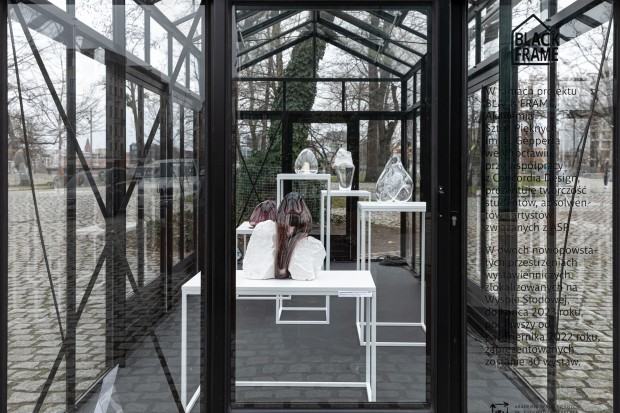 _mp_4564_0.jpg M. Wodarczyk_Black Frame