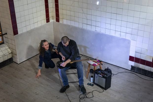 Koncert w Exit ASP Wrocław – Anna Bogdanowicz – ruch / Michał Sember – gitara elektryczna