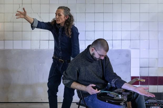 Koncert w Exit ASP Wrocław – Anna Bogdanowicz – ruch / Michał Sember – gitara elektryczna