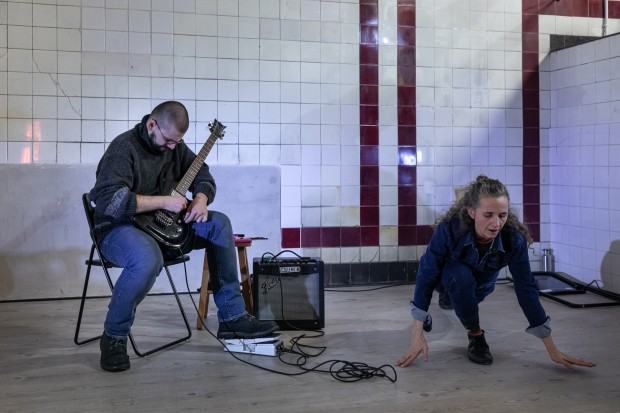Koncert w Exit ASP Wrocław – Anna Bogdanowicz – ruch / Michał Sember – gitara elektryczna