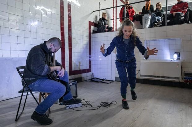 Koncert w Exit ASP Wrocław – Anna Bogdanowicz – ruch / Michał Sember – gitara elektryczna