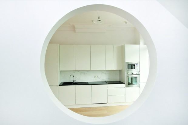 Agata Wojtyła-Młynarczyk, apartament typu short-term w Brukseli – kuchnia, Maison a Votre Bon Gout