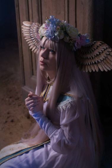 Aleksandra Wilk, autorska interpretacja powieści Lewis’a Carrolla pt. „Alicja w Krainie Czarów: Po drugiej stronie lustra”. Aleksandra Wilk, autorska interpretacja powieści Lewis’a Carrolla pt. „Alicja w Krainie Czarów: Po drugiej stronie lustra”.