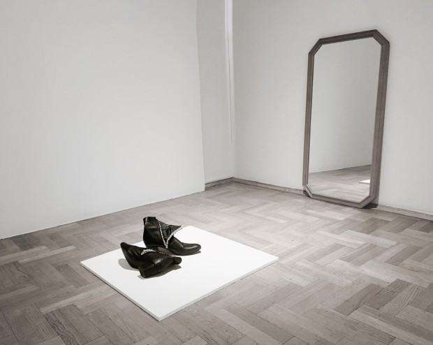 Świat Blasku – fragment wystawy Anny Bujak na Zamku Sieleckim w Sosnowcu