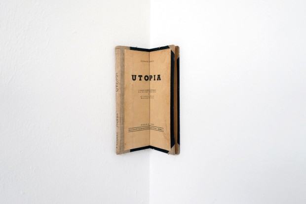 Świat Blasku – fragment wystawy Anny Bujak na Zamku Sieleckim w Sosnowcu