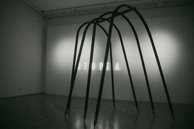 Świat Blasku – fragment wystawy Anny Bujak na Zamku Sieleckim w Sosnowcu