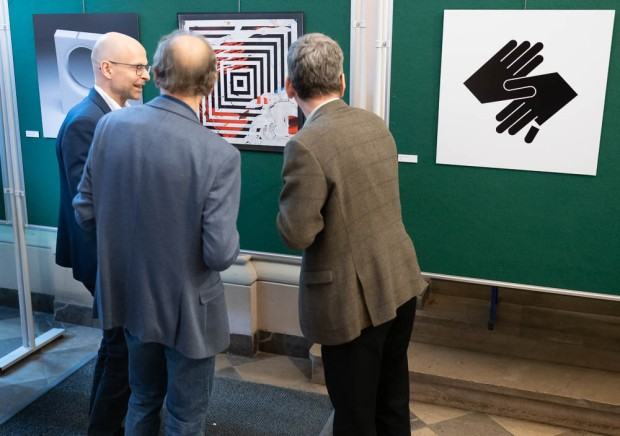 Konferencja i wystawa na temat symetrii - fotorelacja