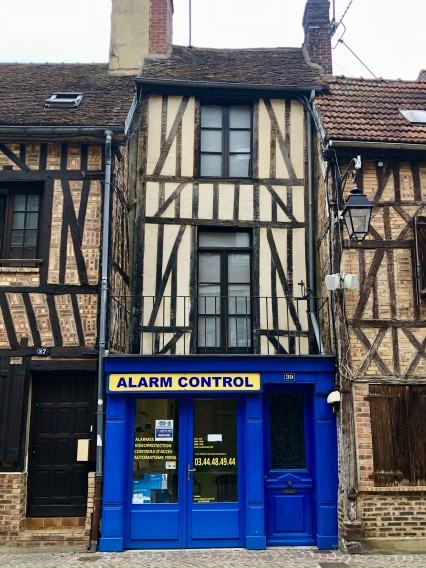 Beauvais, średniowieczna szachulcowa kamieniczka