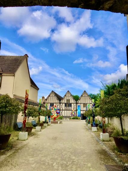 Chartres, dziedziniec CIV