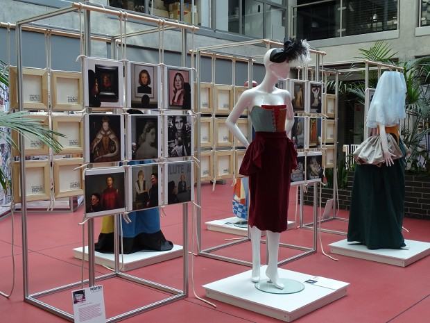 Wystawa Mistrz-Uczeń. Wydziału Architektury Wnętrz, Wzornictwa i Scenografii Widok wystawy. Wystawa „Mistrz-Uczeń” pedagogów i studentów Wydziału Architektury Wnętrz, Wzornictwa i Scenografii ASP we Wrocławiu na Politechnice Śląskiej w Gliwicach