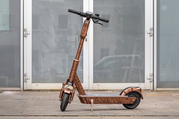 hulajnoga-25_piotr-kuczkowski.jpg Hulajnoga, proj. P. Kuczkowski