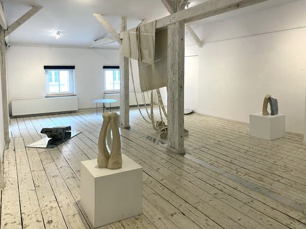 Interdyscyplinarna wystawa zbiorowa pt. Kiedy słowa milczą