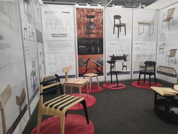 Meble z odpadów produkcyjnych