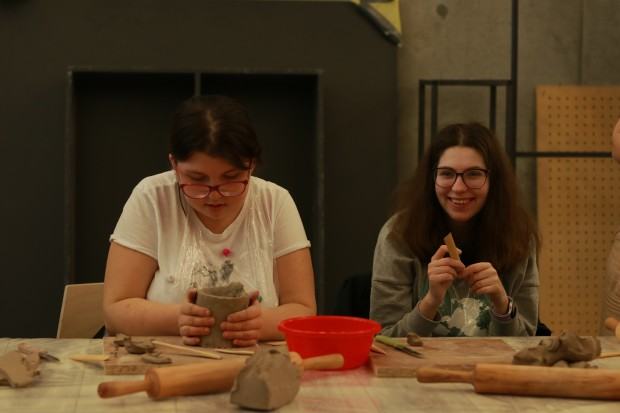 Warsztaty artystyczne dla osób z niepełnosprawnością z Cafe Równik