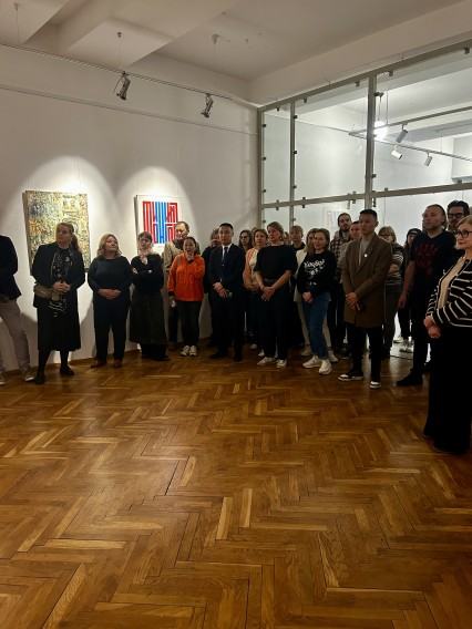 img_6938.jpg Niebieski wiatr_wernisaż