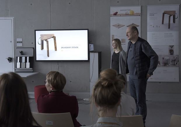 Przeglądy prac studenckich Katedry Wzornictwa