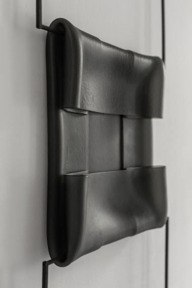 Marzena Krzemińska, The Style, glass, folded glass, 96x36x5 cm,2019, zdj. Alicja Kielan