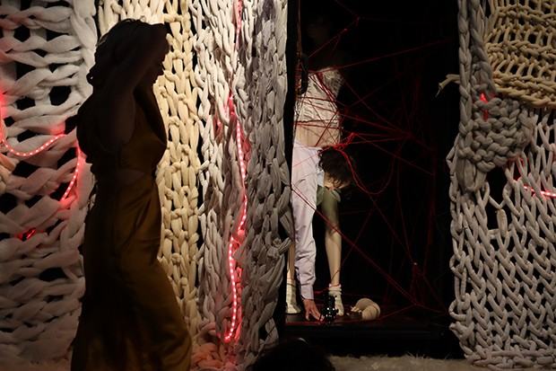 Zofia Czemarmazowicz, scenografia, kostiumy, projekcje do spektaklu „Matka” Witkacego Zofia Czemarmazowicz, scenografia, kostiumy, projekcje do spektaklu „Matka” Witkacego