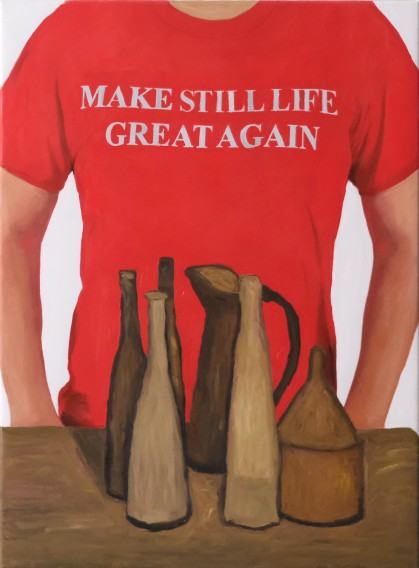 Paweł Słota, "Make still life great again z Giorgio Morandim", 2025 (olej, płótno. Wymiary: 95 × 70 cm)