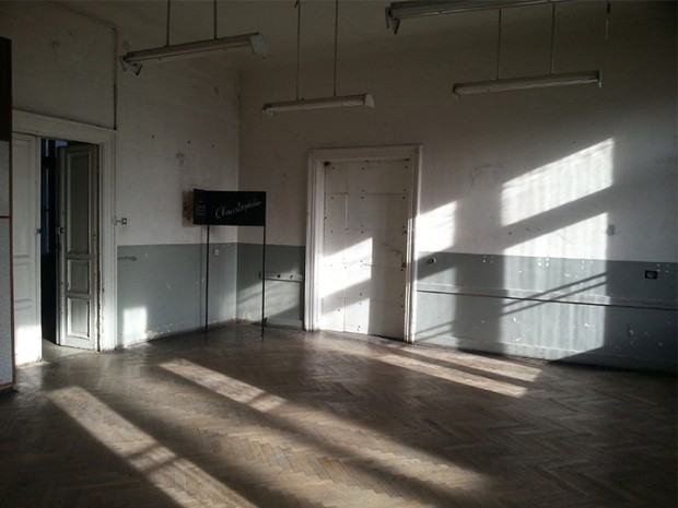 Przemysław Pintal, PP_Claustrophobia, obiekt i rysunek na ścianie, CUBE, Krakow 2016