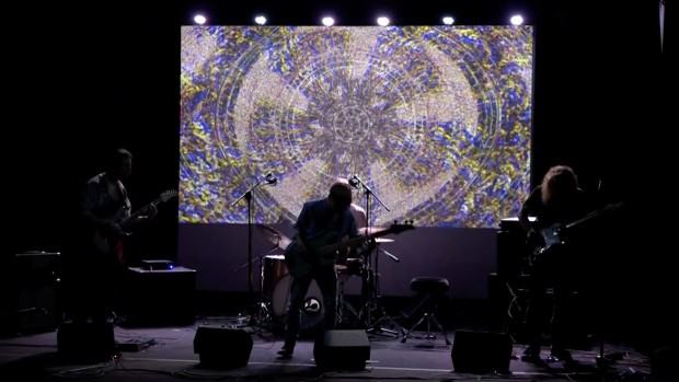 pracownia-dzialan-intermedialnych_barnaba_krol_wizualizacja-koncertowa_bass_and_beat.jpg Pracownia Działań Intermedialnych