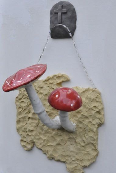 Andrzej Krzysztof Wałaszek, Teraz i zawsze, ceramika i akryl, 2007 Andrzej Krzysztof Wałaszek, Teraz i zawsze, ceramika i akryl, 2007