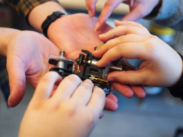 Koło Naukowe Druku 3D – Trzeci Wymiar Koło Naukowe Druku 3D – Trzeci Wymiar