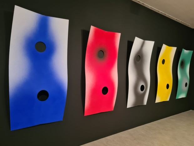 Fragment wystawy pt. Fangor Fragment wystawy pt. Fangor