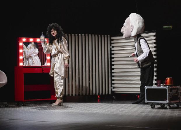 Żyję!, scenografia: Adrianna Duda, lalki: Kinga Melka, kostiumy: Kinga Grzywacz, zdj. Monika Stolarska