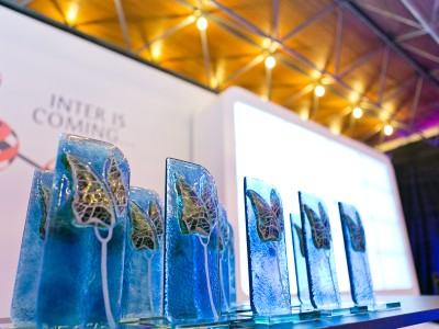 Statuetki dla finalistów konkursu INTER.