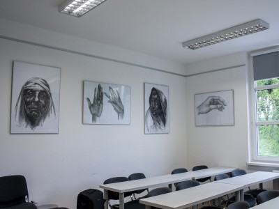 Wystawa prac studentów w Galerii Lingua w Zakładzie Języków Obcych