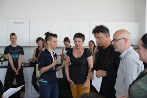 Zuzanna Wollny, promotor ad. Tomasz Opania - Działania w przestrzeni Publicznej, mgr A. Kubicka-Dzieduszycka:- KUCHNIA JAKO PROJEKT SPOŁECZNY - PRZESTRZEŃ MEDIACJI, publikacja hipertekstualna, prezentacja multim.