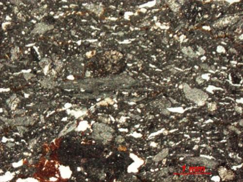 Szlif Szlif do swiatła przechodzącego ceramiki grafitowej, pow. 45x.