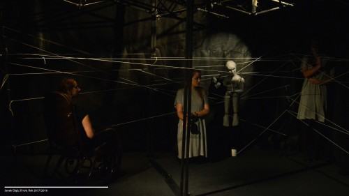 17574536.jpg Spektakl "M" na podstawie jednoaktówek S. Becketta " Kołysanka" i " Kroki" reż. A. Wieczorek i K. Wolak scenografia J. Głąb (ASP)