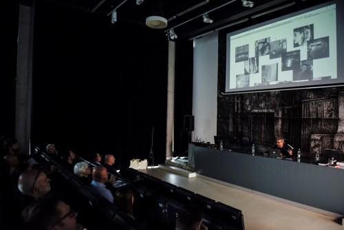 23089534.jpg UKŁADY DYNAMICZNE - 3. Ogólnopolska Konferencja towarzysząca Konkursowi Najlepszych Dyplomów Sztuki Mediów, ASP Wrocław, 17-18 maja 2018.