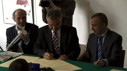 Podpisanie aktu erekcyjnego i wmurowanie kamienia węgielnego pod budowę Centrum Sztuk Użytkowych Centrum Innowacyjności. / foto Paweł Bielawny Podpisanie aktu erekcyjnego i wmurowanie kamienia węgielnego pod budowę Centrum Sztuk Użytkowych Centrum Innowacyjności. / foto Paweł Bielawny