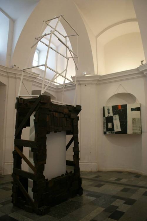 Konstruowanie - destruowanie, 450 x 150 x 60 cm, drewno, BWA Awangarda, Wrocław