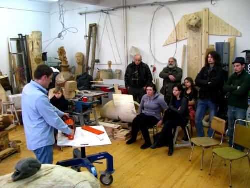 rzeźbiarze uczyli się jak piłować... rzeźbiarze uczyli się jak piłować...