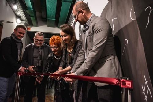 Odsłonięcie muralu Anny Kiszki w Centrum Technologii Audiowizualnych