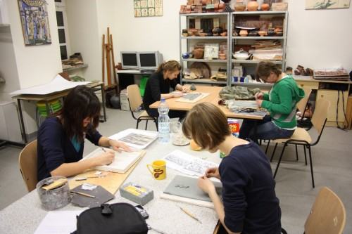 Katedra Konserwacji i Restauracji Ceramiki i Szkła Katedra Konserwacji i Restauracji Ceramiki i Szkła